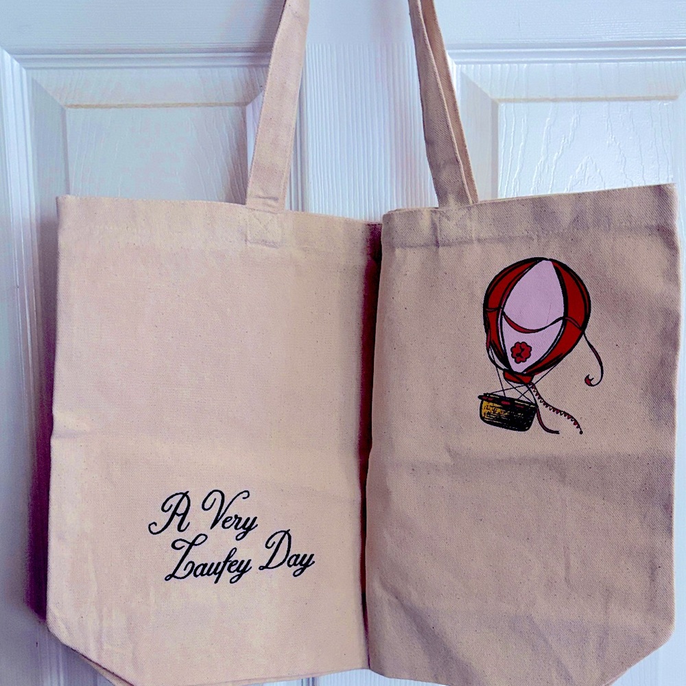 A Very Laufey Day Canvas Tote Bag - Cream